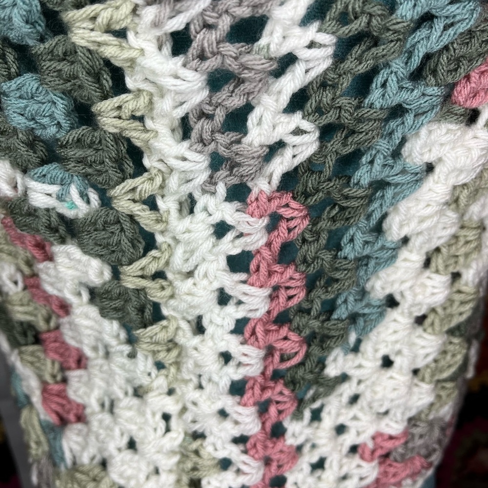 Granny square tank top crochet by seller handmade fits size Small - Large - Picture 5 of 6